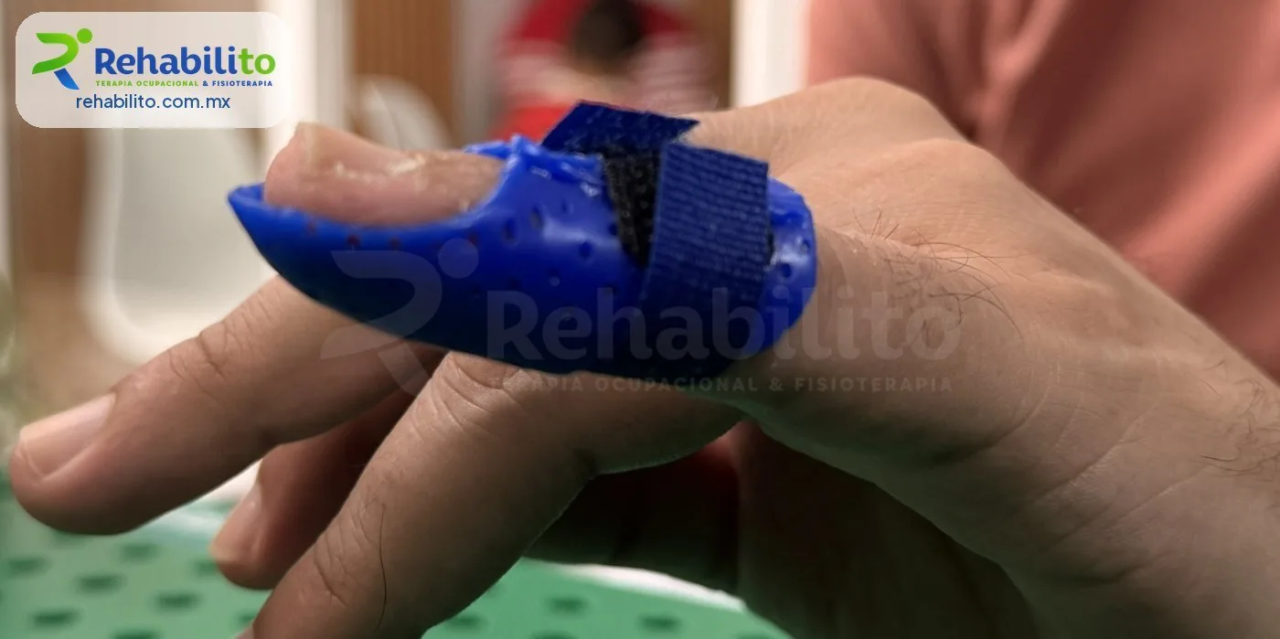 Órtesis para dedo en martillo en terapia de mano y dedos, RehabiliTO