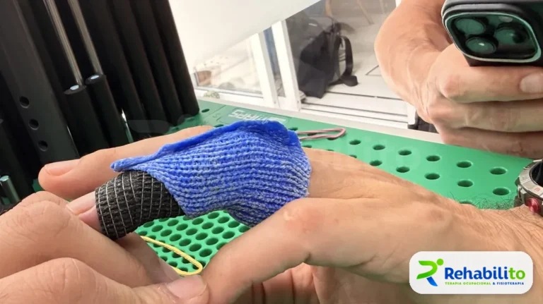 Órtesis de pulgar con vendaje. Etapa postquirurgica. RehabiliTO, CDMX